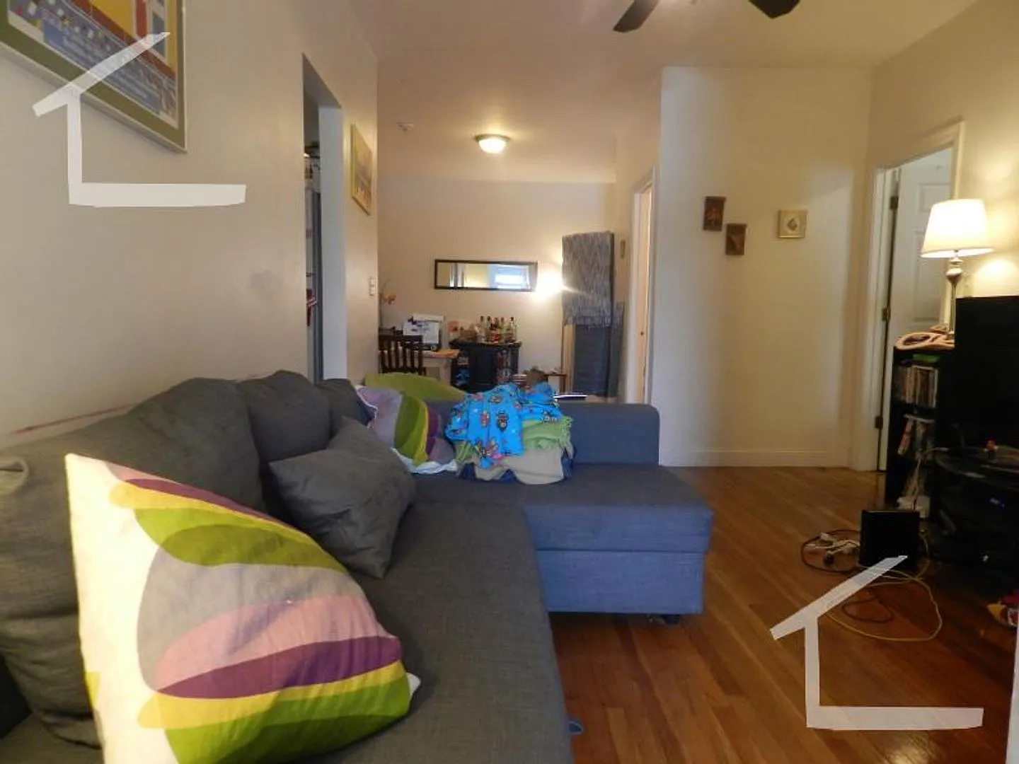 Charming 4 Bedroom-No Broker Fee — Photo 2