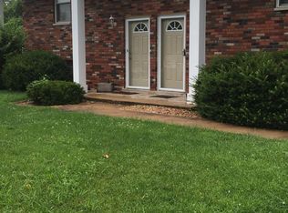 8 Hickory Hill Ln #A, Glen Carbon, IL