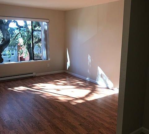 4th image of 370 Monterey Blvd