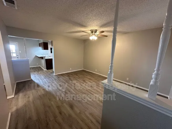 1116 N Nolan River Rd, Cleburne, TX