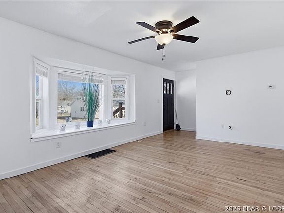 5th image of 110 W Autry St