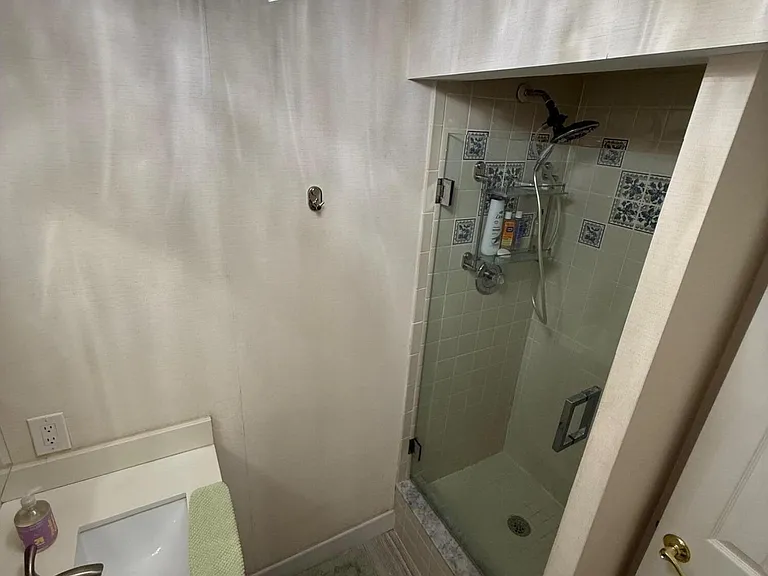 330 SE 20th Ave #306 — Photo 12