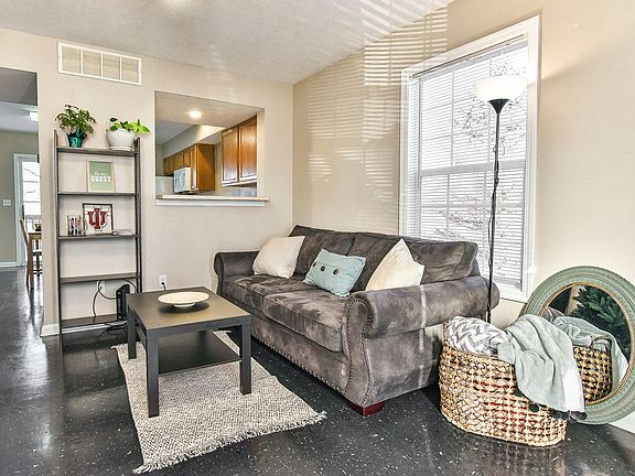 3rd image of 1496 N Kinser Pike #3B-1504Sqft