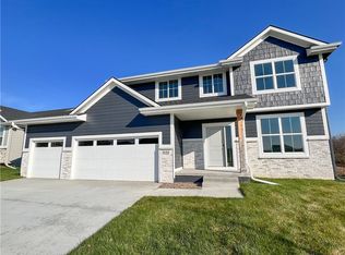 335 NE 61st St, Pleasant Hill, IA 50327