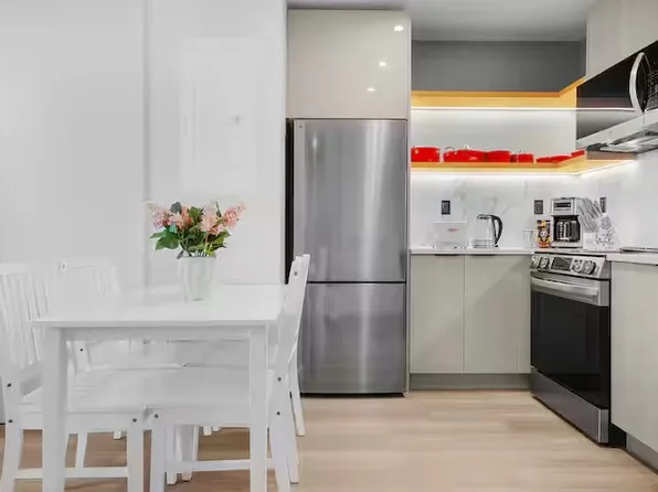 16 West Street image 2 of 43