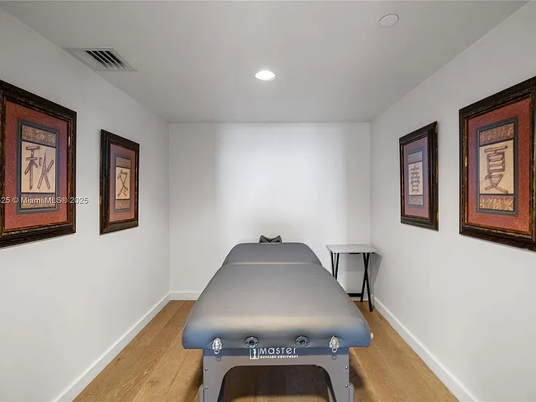 1300 West Ave #2700 — Photo 36