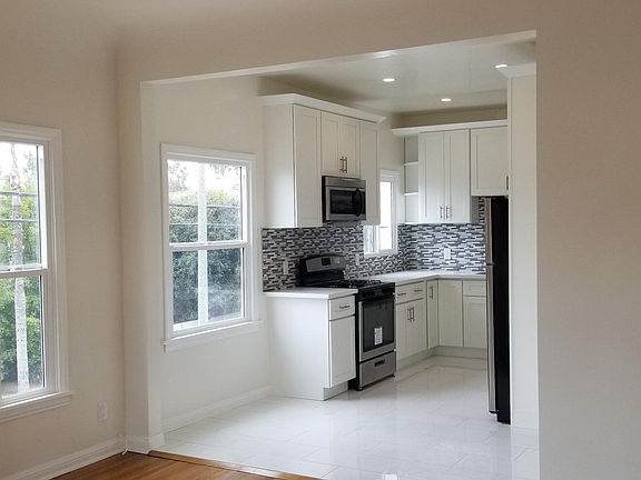 5th image of 403 N Ogden Dr #0