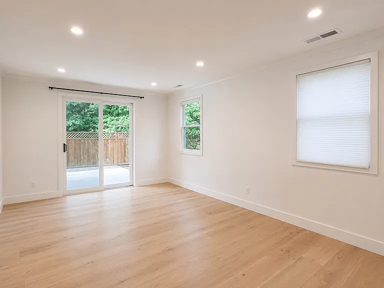67 Dexter Ave — Photo 9