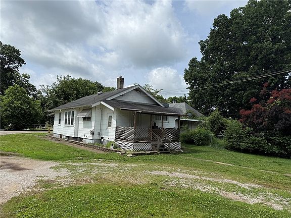 5th image of 1233 Marion St