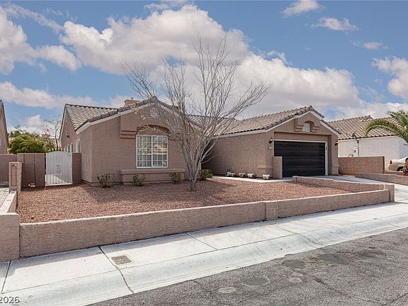 3rd image of 6145 Desert Haven Rd