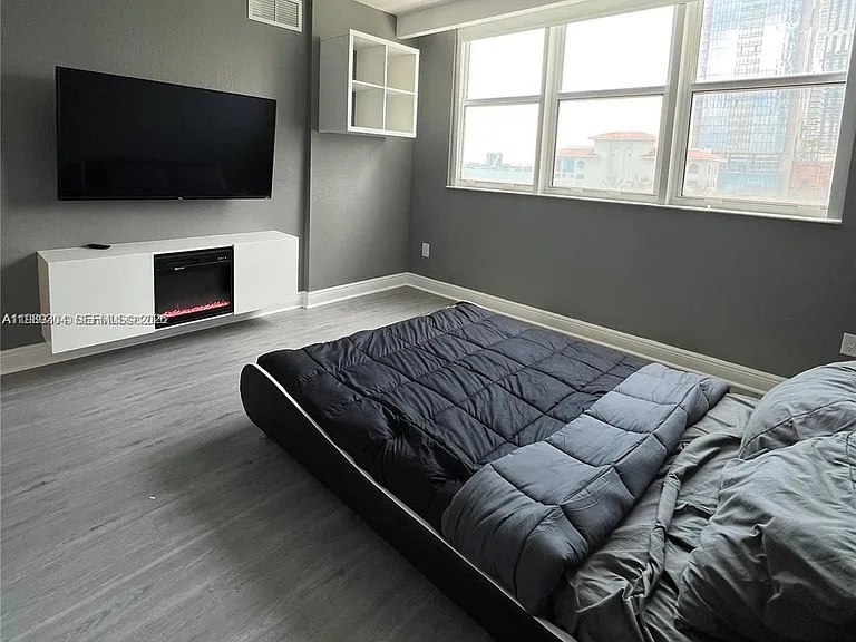 500 NE 29th St #608 — Photo 25