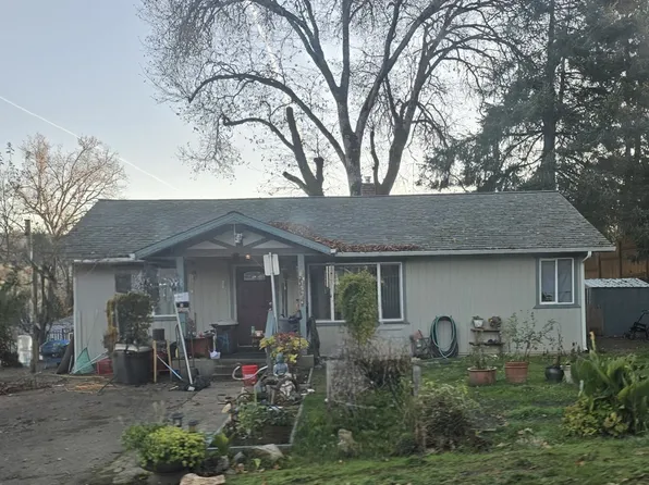 954 NE Madrona Dr, Myrtle Creek, OR 97457