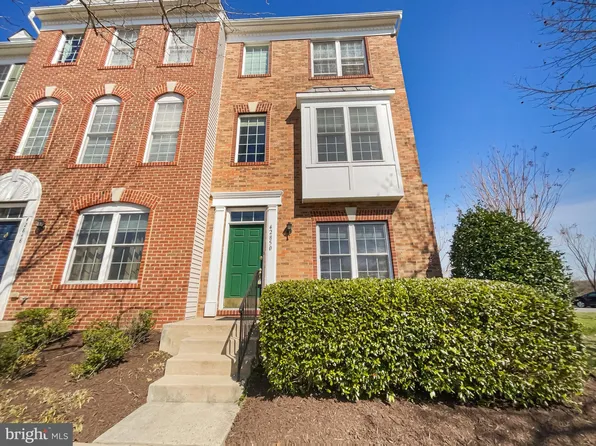 42850 Smallwood Ter, Chantilly, VA 20152