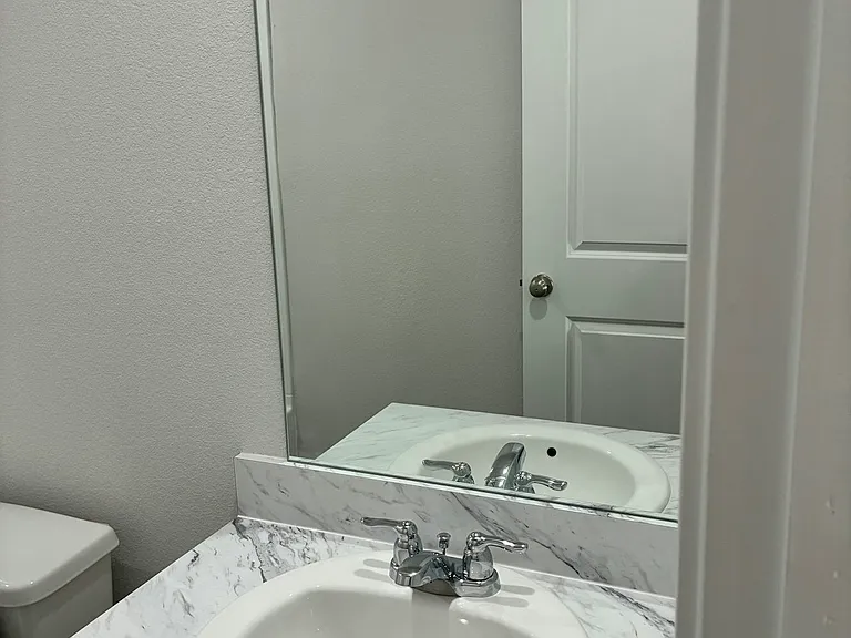 207 Polasek Dr — Photo 2