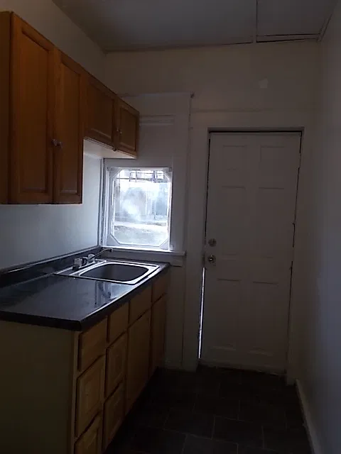 3 bed, 1020 sqft, $1,350 — Photo 3