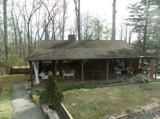 89 Outer Dr, Oak Ridge, TN 37830