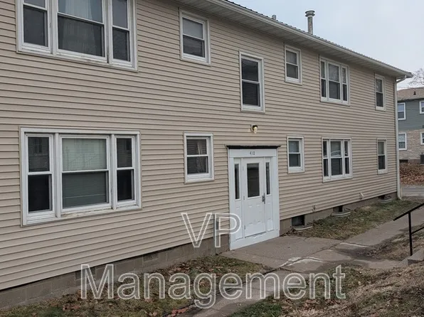 410 23rd St APT 2, Bettendorf, IA 52722