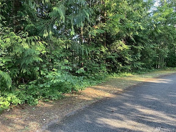 2nd image of 18420 Britchin St SE