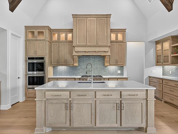 3rd image of 321 Pecan Trl