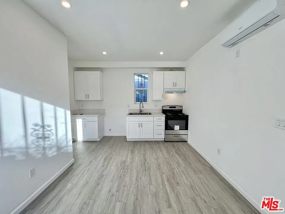 2 bed, 1.5 bath, 600 sqft, $2,750 — Photo 3
