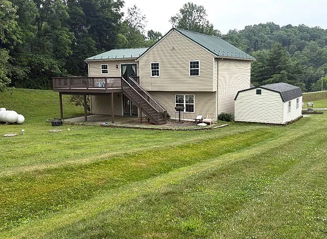 7586 Hoffacker Rd — Photo 18