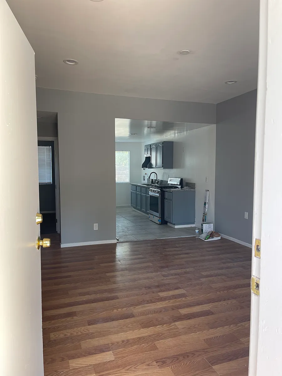Building Photo - 2101 Whitmore Ave #2101