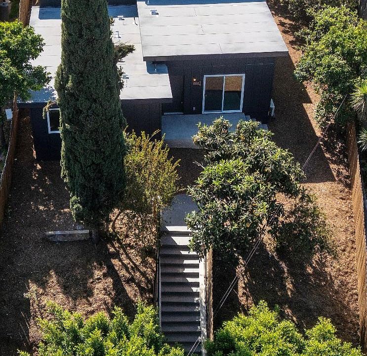 1st image of 2532 1/4 Ganahl St