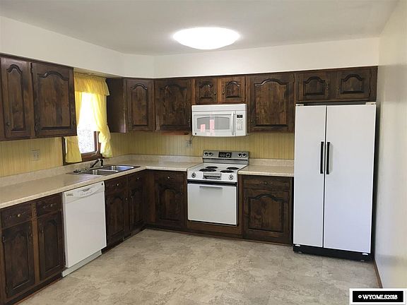 3rd image of 265 Trail Dr
