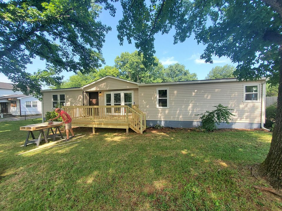 1st image of 202 Boone Dr