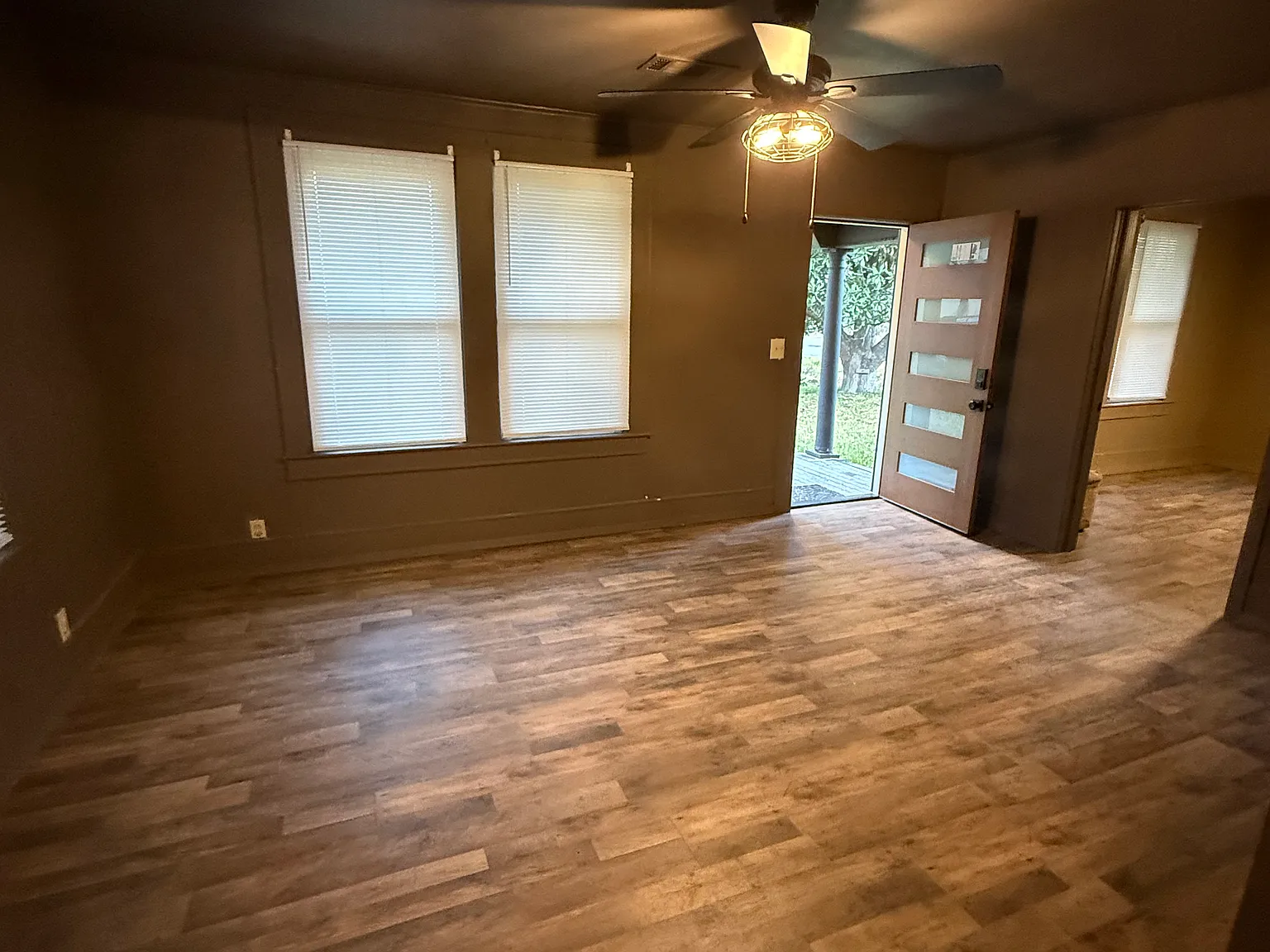 2 bed, 1057 sqft, $1,350 — Photo 4