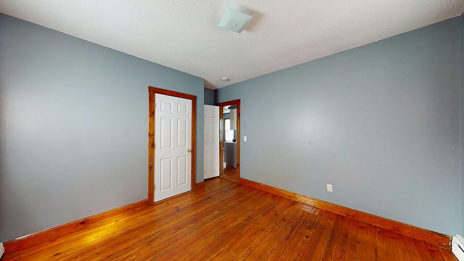 3 bed, 1009 sqft, $2,000 — Photo 3