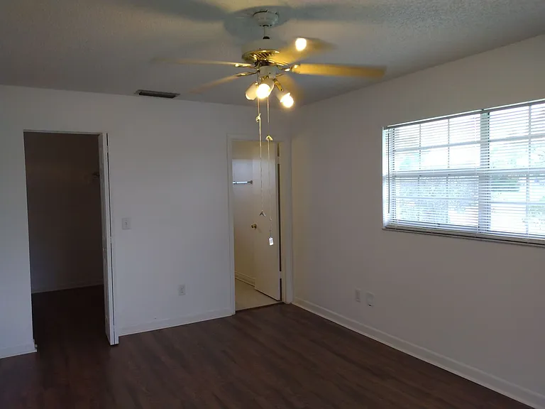 5076 Wellington Rd — Photo 8