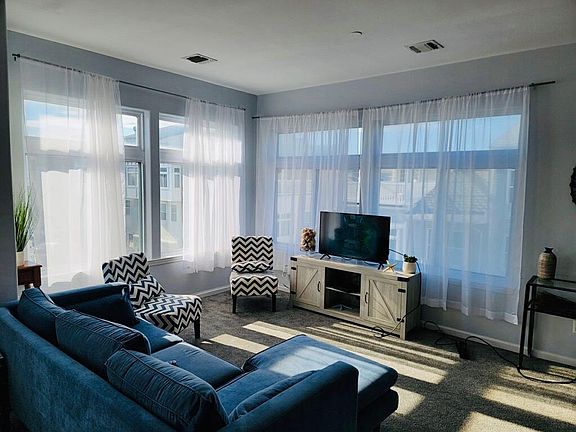 4th image of 7013 Catamaran Way #B