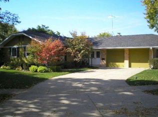 2001 Vermont St, Rolling Meadows, IL 60008