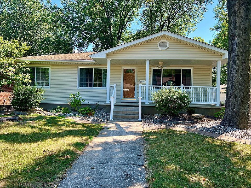 1st image of 824 Esther Ave