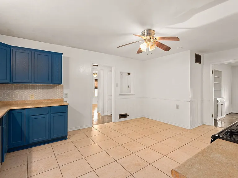206 George Bush Dr — Photo 7