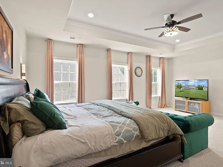 23297 Hastings Ridge Ct — Photo 47