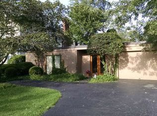 922 Illinois Rd, Wilmette, IL 60091