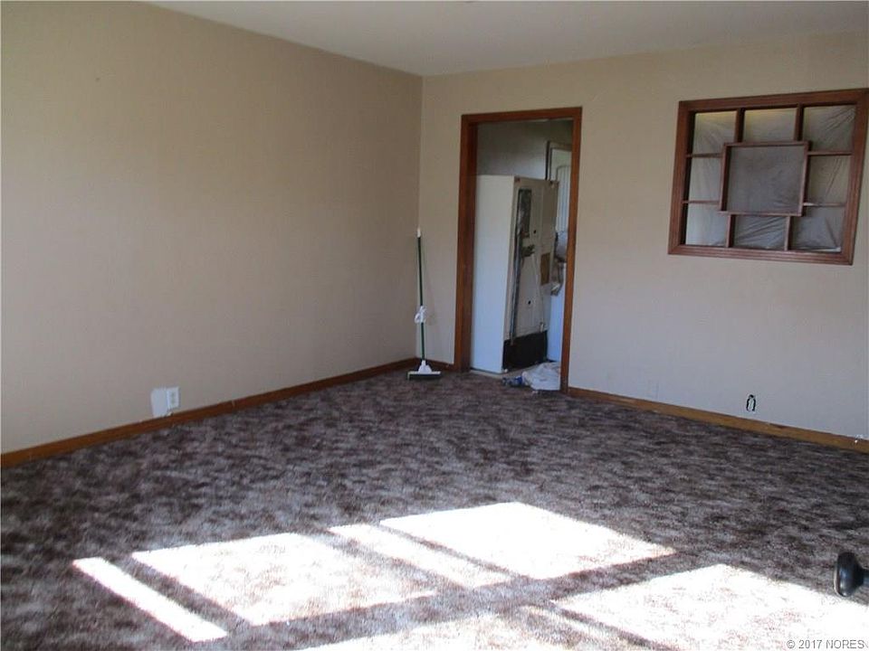 1st image of 217 E Jackson Ave