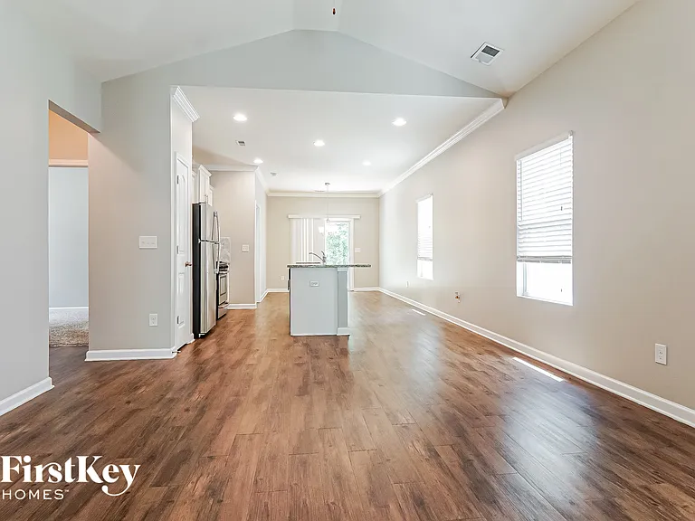 383 W Park Dr — Photo 3