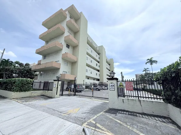 300 NW 42nd Ave APT 109, Miami, FL 33126