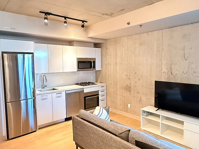 203 Catherine St #201 — Photo 4