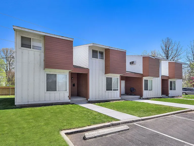 Grover Townhomes — Photo 42