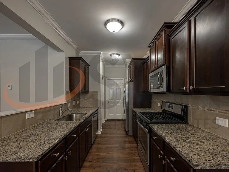 215 Hamlet Pl — Photo 8