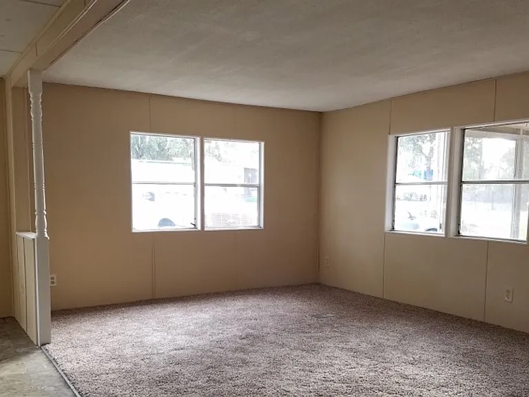 650 SE 128th Ave — Photo 5