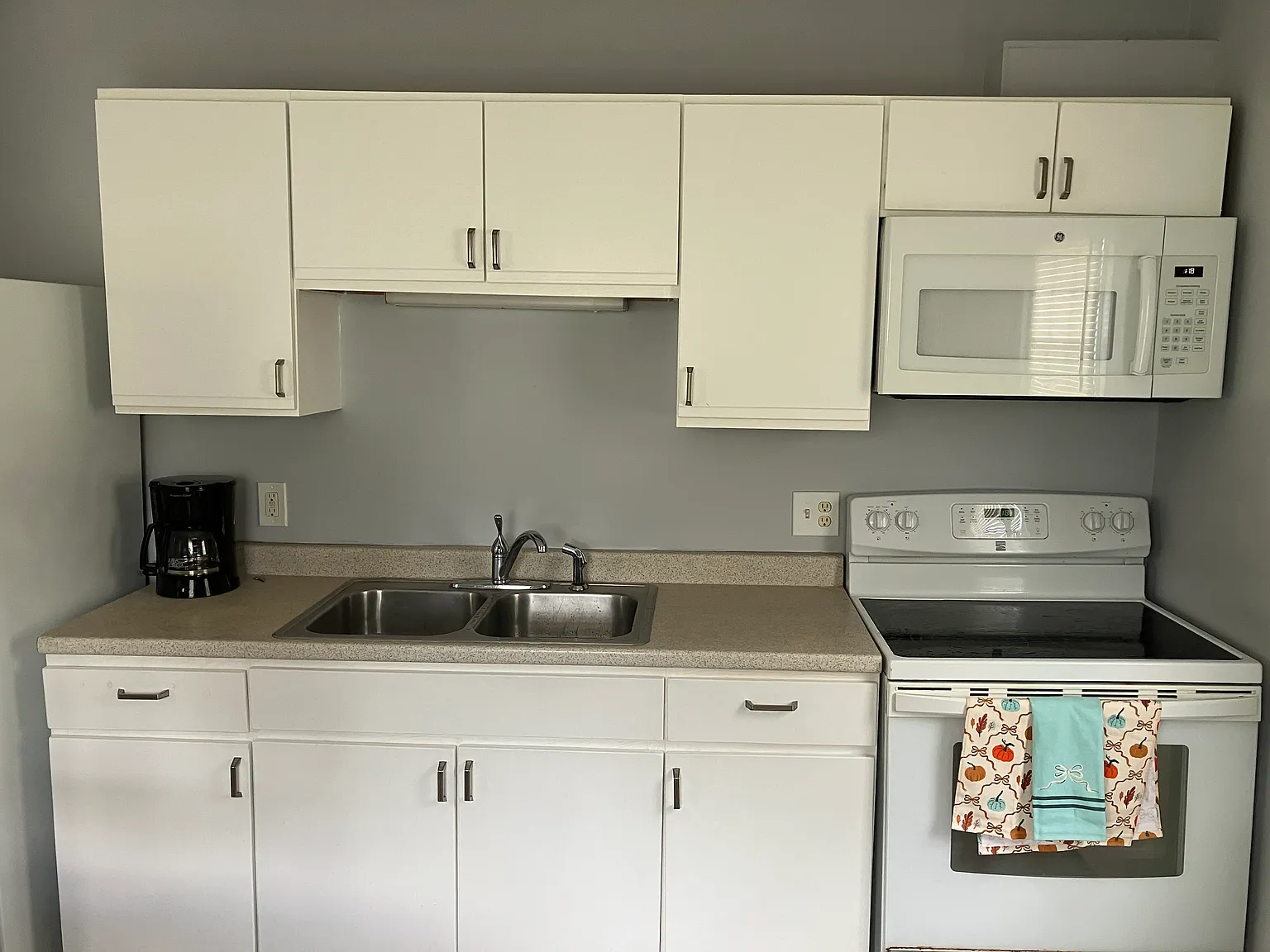 2 bed, 700 sqft, $2,500 — Photo 1