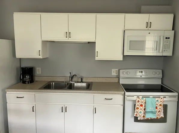 7 Norfolk Ct #7, Groton, CT 06340