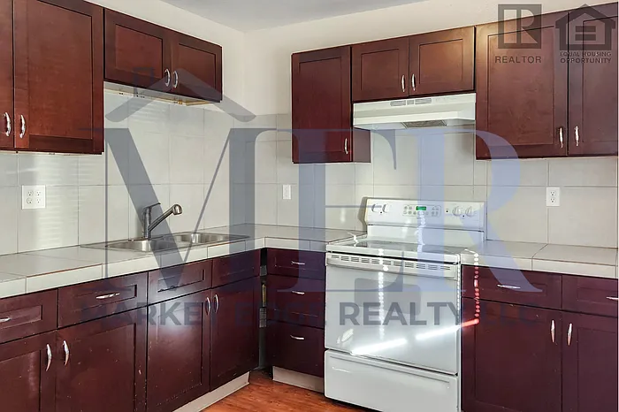 15605 N 29th St #5 — Photo 12