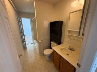 42 Commerce St #D4, Harrington, DE 19952