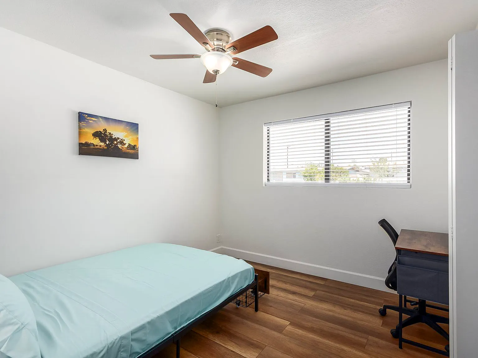 4 bed, 3.0 bath, 1754 sqft, $737 — Photo 2